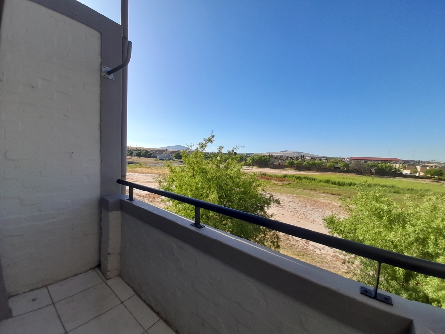 8 Bedroom Property for Sale in Uitzicht Western Cape